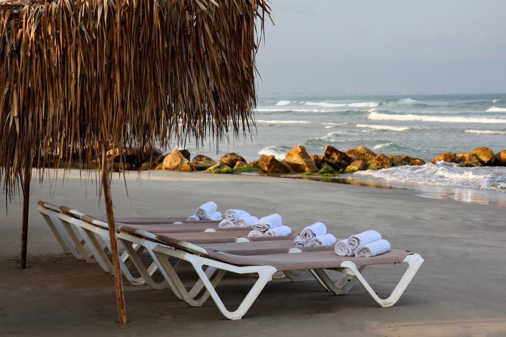 Palm Beach Hotel Akko Bagian luar foto